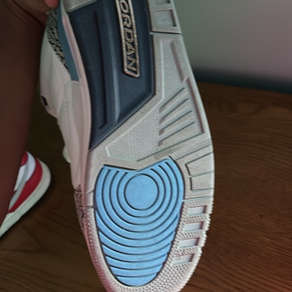 Jordan 3 University Blue - Picture 3 of 9